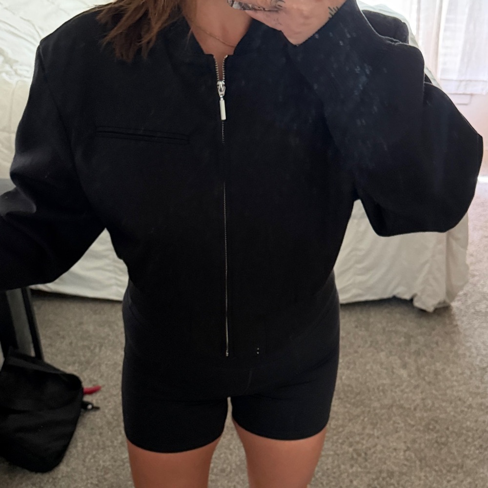 H&M Black Cropped Bomber Jacket - Picture 4 of 8